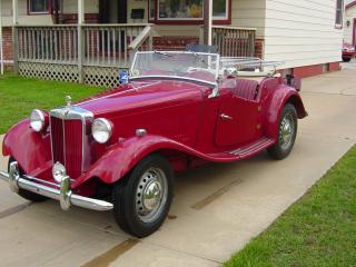 left front view of 1953 MG TD Mark II